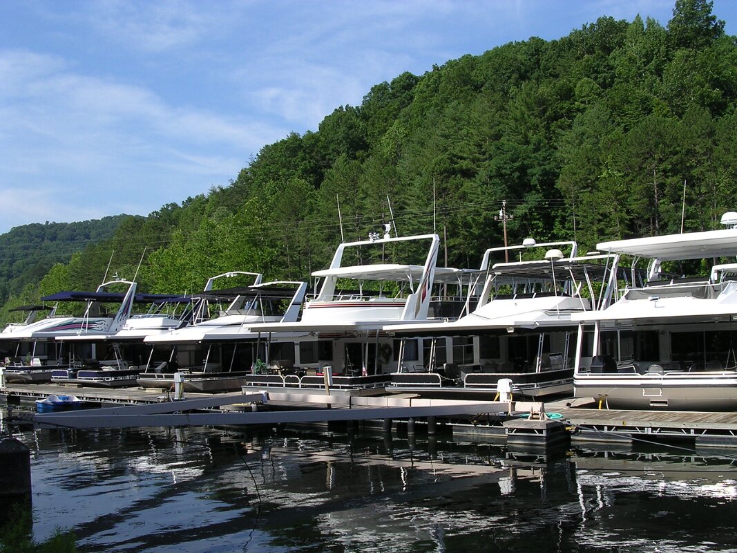 dewey_lake_marina_01