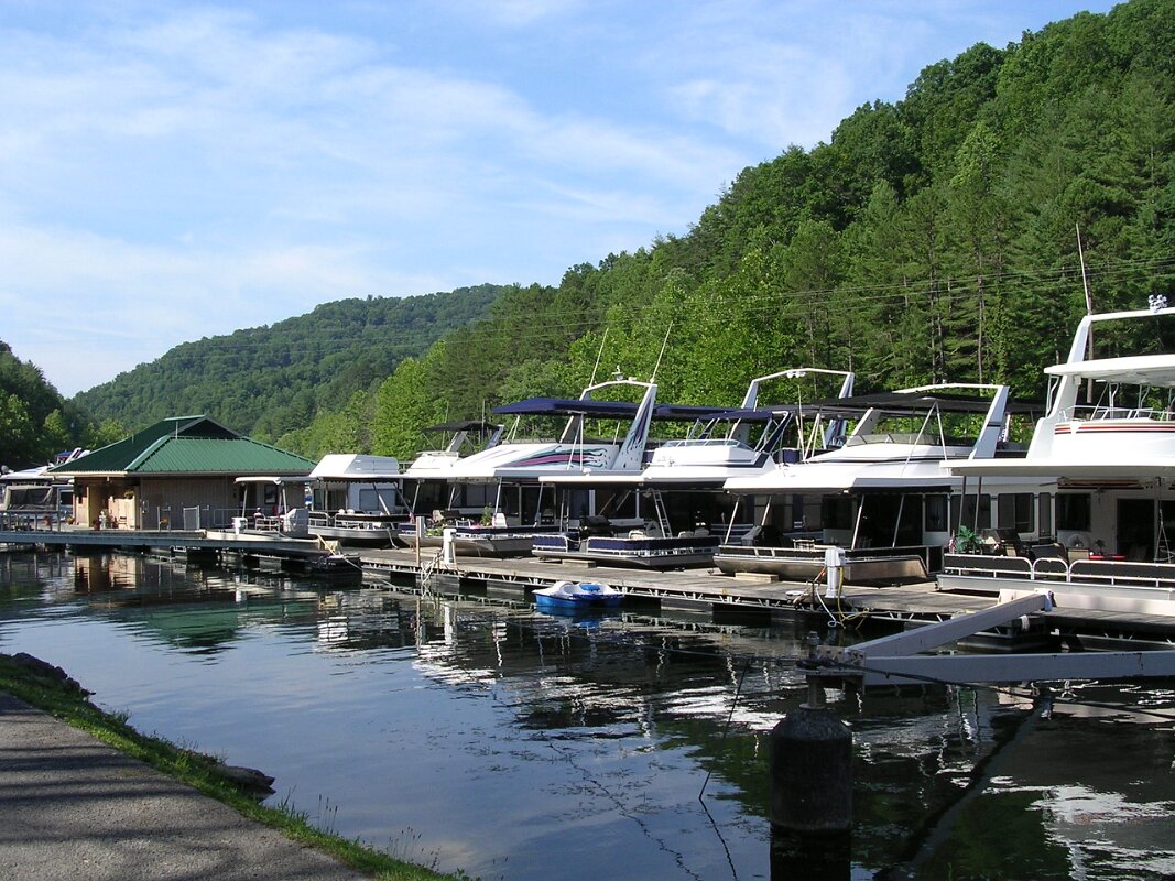 dewey_lake_marina_02